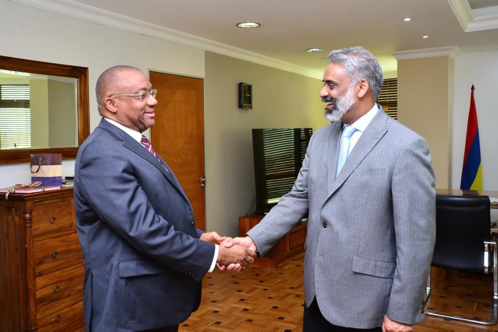 The High Commissioner of Nigeria pays farewell call on Minister Maneesh ...